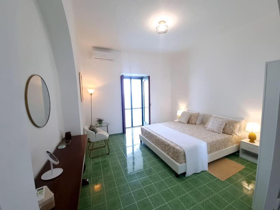 Casa Intiso - Two Double Bedroom Apartment Positano Eksteriør bilde