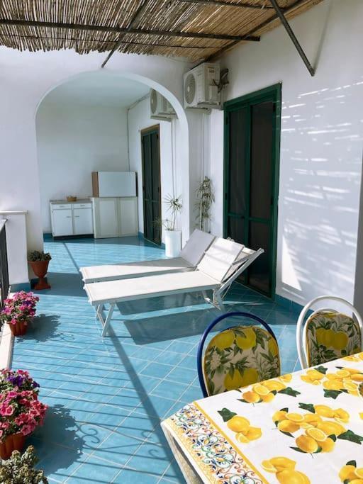 Casa Intiso - Two Double Bedroom Apartment Positano Eksteriør bilde