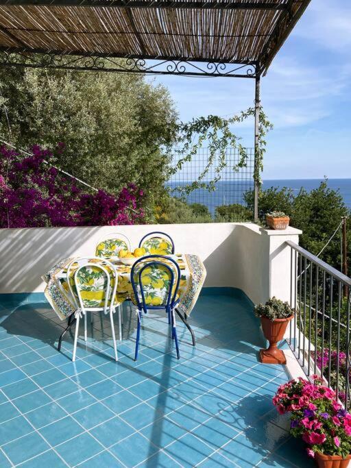 Casa Intiso - Two Double Bedroom Apartment Positano Eksteriør bilde
